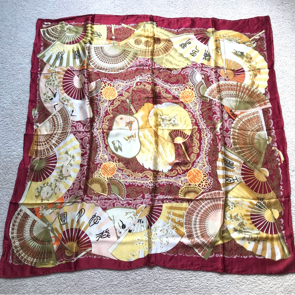 NWOT Elegant Multicolor Silk Square Scarf with Fan Design